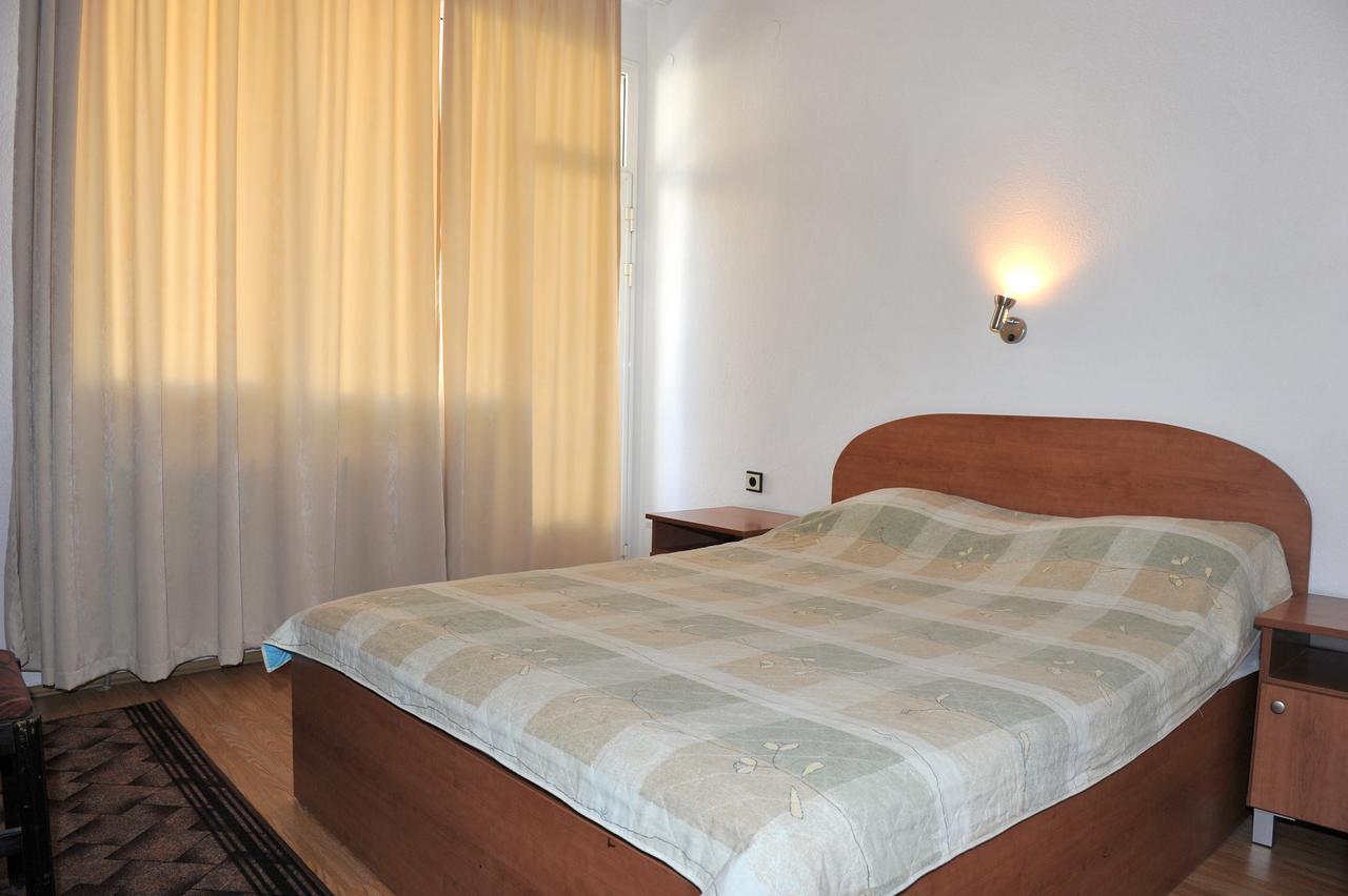 Family Hotel Blazhi Sandanski Extérieur photo