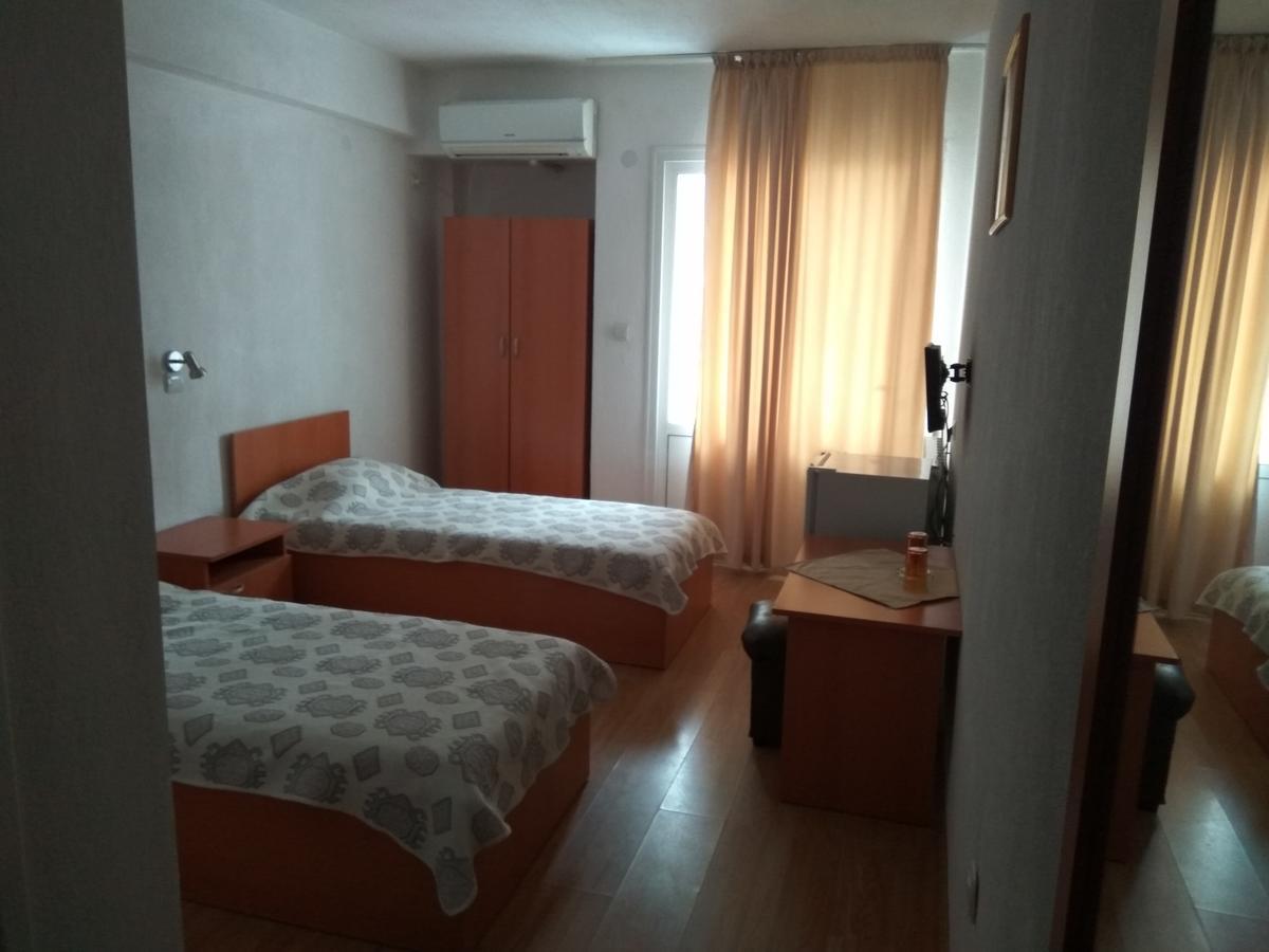 Family Hotel Blazhi Sandanski Extérieur photo